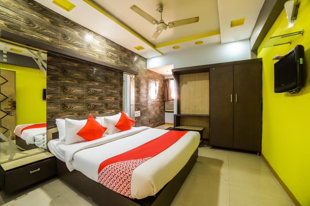 Oyo 69877 Hotel Sarthi Residency Ahmadabad Zewnętrze zdjęcie